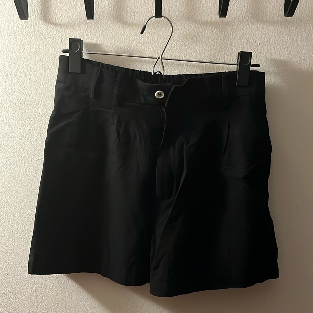 High-waist linen shorts